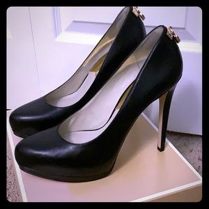 Micheal Kors Hamilton Pump